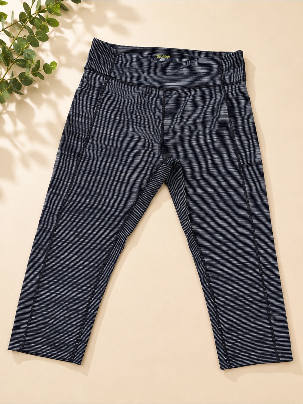 Tek Gear Women’s Capri Workout Leggings XXL Black Gray Stripe